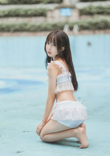 女教师含羞撅起屁股粗暴