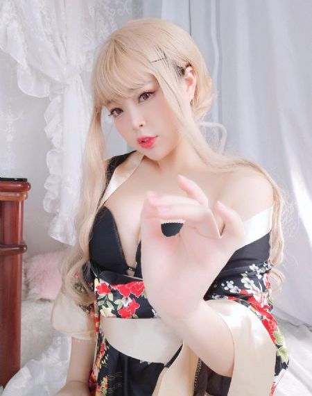 老师把筷子放在我的p眼里
