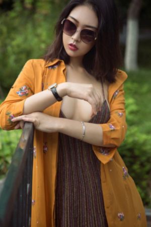 保险公司女推销5