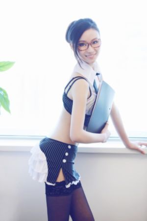 校花喂我乳我脱她胸罩免费视频