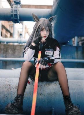 美女的尿口免费